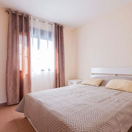 Family Apartment Адехе Екстериор снимка